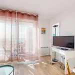 Beautiful In With House Sea View 公寓 鲁瓦扬