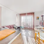 公寓 Beautiful In With House Sea View