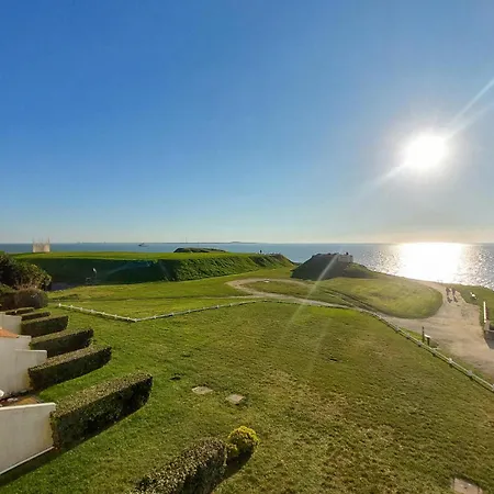 Apartment 2 Bedroom Amazing In *