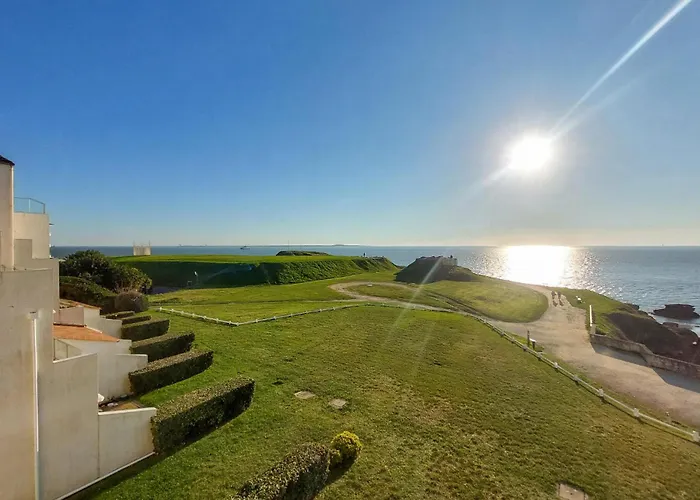 Apartment 2 Bedroom Amazing In *