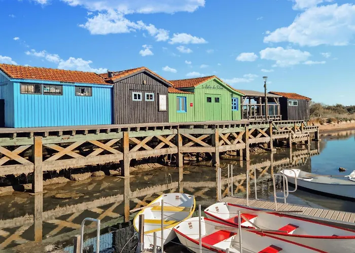 Апартаменти 2 Bedroom Amazing In